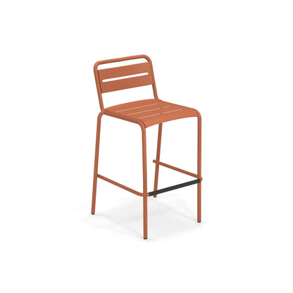 Maple red Emu Star Bar E164N slatted steel barstool with tubular frame